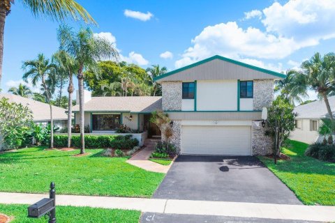 House in Sunrise, Florida 4 bedrooms, 218.23 sq.m. № 2429762 - photo 2