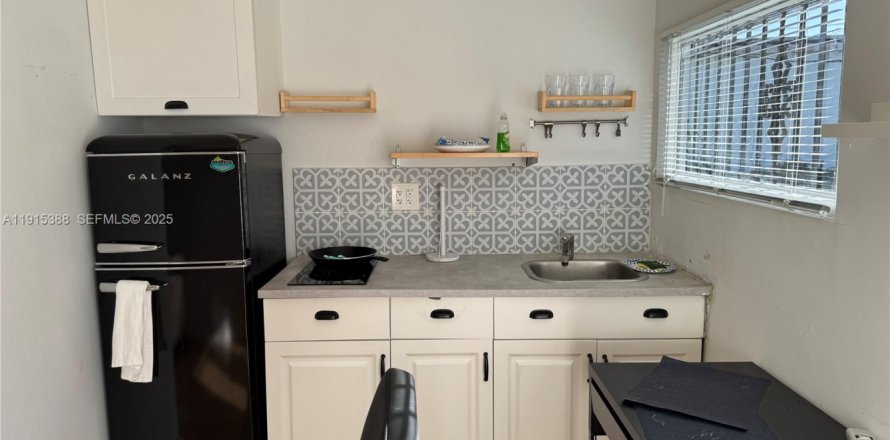 Immobilier commercial à Miami, Floride 1 chambre, 82.31 m2 № 1987342