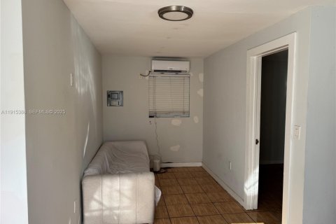 Immobilier commercial à louer à Miami, Floride: 1 chambre, 82.31 m2 № 1987342 - photo 3