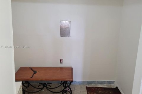 House in Homestead, Florida 3 bedrooms, 192.59 sq.m. № 2069610 - photo 20