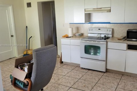 House in Homestead, Florida 3 bedrooms, 192.59 sq.m. № 2069610 - photo 18