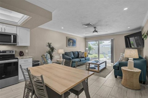 Купить кондоминиум в Сарасота, Флорида 4 комнаты, 85.56м2, № 1907889 - фото 4