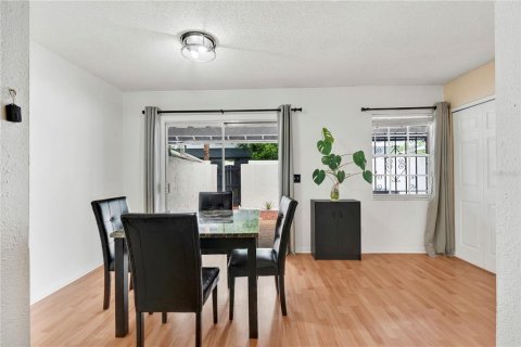 Condo in Orlando, Florida, 2 bedrooms  № 1771349 - photo 9