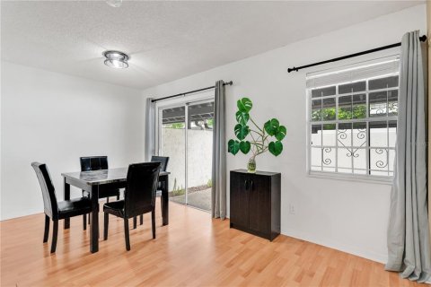 Condo in Orlando, Florida, 2 bedrooms  № 1771349 - photo 8