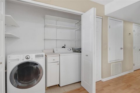 Condo in Orlando, Florida, 2 bedrooms  № 1771349 - photo 15