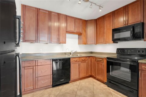 Condo in Orlando, Florida, 2 bedrooms  № 1771349 - photo 5