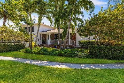 Casa en venta en North Miami, Florida, 3 dormitorios, 197.32 m2 № 1946650 - foto 4