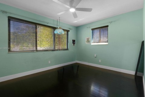 Casa en venta en North Miami, Florida, 3 dormitorios, 197.32 m2 № 1946650 - foto 19