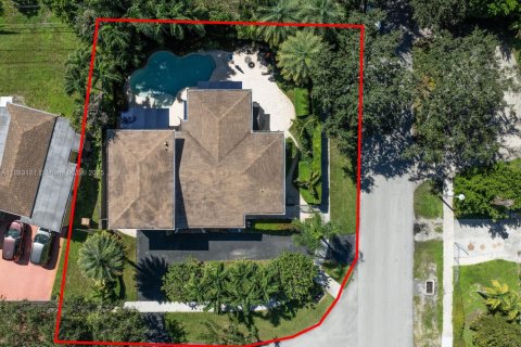 Casa en venta en North Miami, Florida, 3 dormitorios, 197.32 m2 № 1946650 - foto 28