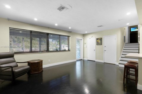Casa en venta en North Miami, Florida, 3 dormitorios, 197.32 m2 № 1946650 - foto 7