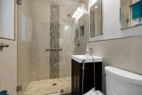 Casa en venta en North Miami, Florida, 3 dormitorios, 197.32 m2 № 1946650 - foto 18