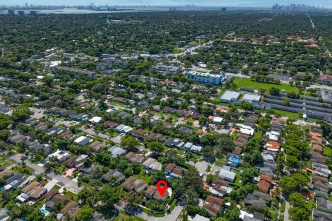 Casa en venta en North Miami, Florida, 3 dormitorios, 197.32 m2 № 1946650 - foto 29