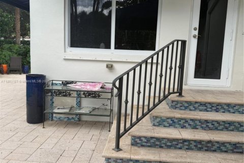 Casa en venta en North Miami, Florida, 3 dormitorios, 197.32 m2 № 1946650 - foto 24