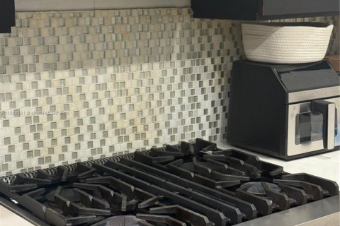 Casa en venta en North Miami, Florida, 3 dormitorios, 197.32 m2 № 1946650 - foto 12