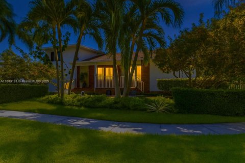 Casa en venta en North Miami, Florida, 3 dormitorios, 197.32 m2 № 1946650 - foto 5