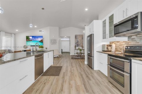 Villa ou maison à vendre à Margate, Floride: 3 chambres, 154.4 m2 № 2008467 - photo 10