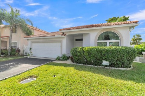Villa ou maison à vendre à Margate, Floride: 3 chambres, 154.4 m2 № 2008467 - photo 2