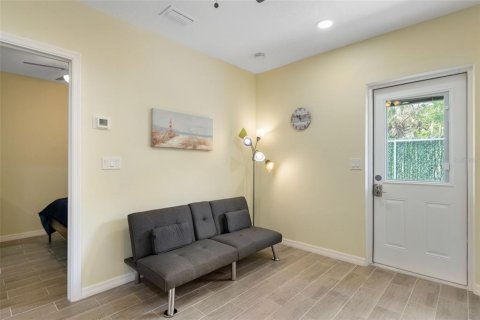 Apartment in North Port, Florida 1 bedroom, 34.84 sq.m. № 2237520 - photo 5