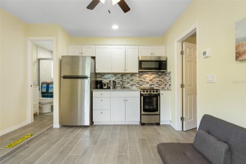 Apartment in North Port, Florida 1 bedroom, 34.84 sq.m. № 2237520 - photo 3