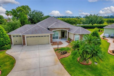 House in The Villages, Florida 3 bedrooms, 190.45 sq.m. № 1849527 - photo 1