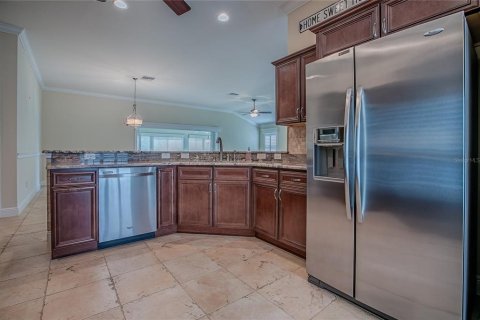 House in The Villages, Florida 3 bedrooms, 190.45 sq.m. № 1849527 - photo 11