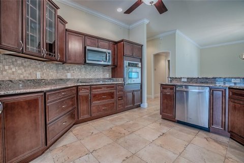 House in The Villages, Florida 3 bedrooms, 190.45 sq.m. № 1849527 - photo 10