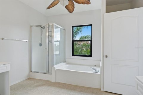 Condo in Clearwater, Florida, 3 bedrooms  № 2384411 - photo 18