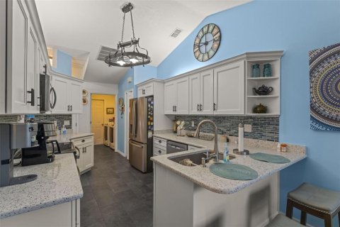 House in Leesburg, Florida 2 bedrooms, 138.98 sq.m. № 1838803 - photo 9