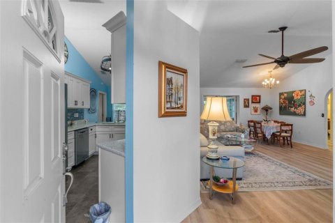 House in Leesburg, Florida 2 bedrooms, 138.98 sq.m. № 1838803 - photo 6