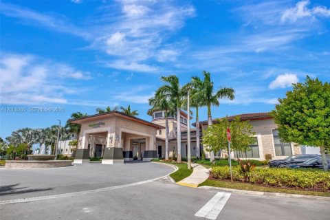 Купить таунхаус в Дорал, Флорида 3 спальни, 140.93м2, № 2066258 - фото 22