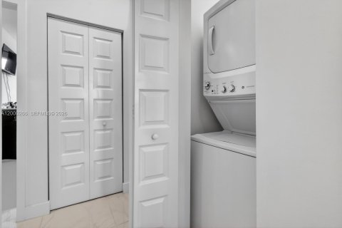 Купить таунхаус в Дорал, Флорида 3 спальни, 140.93м2, № 2066258 - фото 13