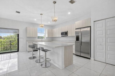 Купить таунхаус в Дорал, Флорида 3 спальни, 140.93м2, № 2066258 - фото 6