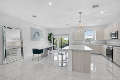 Купить таунхаус в Дорал, Флорида 3 спальни, 140.93м2, № 2066258 - фото 7