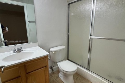 Condominio en alquiler en Tamarac, Florida, 2 dormitorios, 91.42 m2 № 1975663 - foto 13