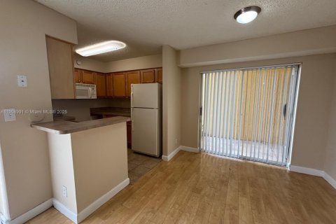 Condominio en alquiler en Tamarac, Florida, 2 dormitorios, 91.42 m2 № 1975663 - foto 6