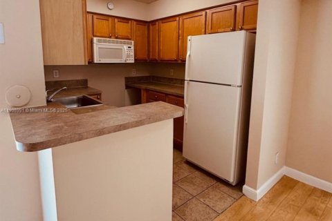 Condominio en alquiler en Tamarac, Florida, 2 dormitorios, 91.42 m2 № 1975663 - foto 4