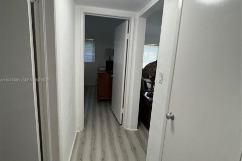 Casa en venta en Hollywood, Florida, 2 dormitorios, 112.04 m2 № 2152808 - foto 19