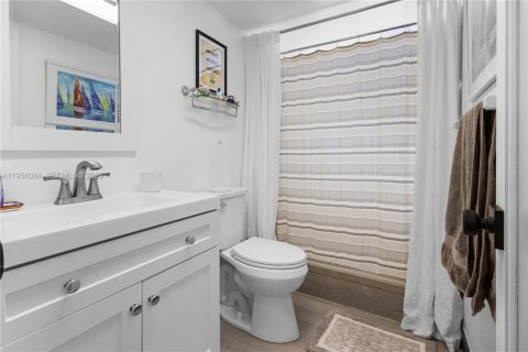 Copropriété à vendre à Sunrise, Floride: 2 chambres, 101.26 m2 № 2078917 - photo 9