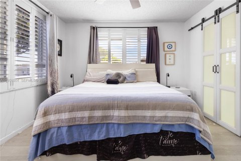 Copropriété à vendre à Sunrise, Floride: 2 chambres, 101.26 m2 № 2078917 - photo 3