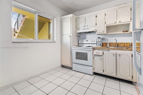 Copropriété à vendre à Sunrise, Floride: 2 chambres, 101.26 m2 № 2078917 - photo 14