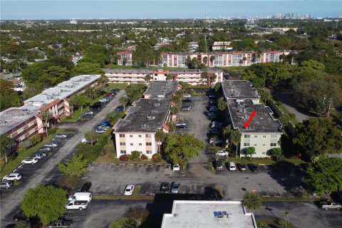 Copropriété à vendre à Sunrise, Floride: 2 chambres, 101.26 m2 № 2078917 - photo 20