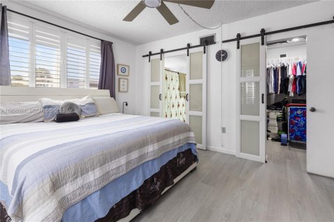 Copropriété à vendre à Sunrise, Floride: 2 chambres, 101.26 m2 № 2078917 - photo 4