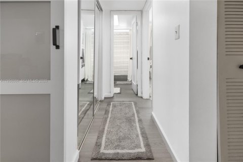 Copropriété à vendre à Sunrise, Floride: 2 chambres, 101.26 m2 № 2078917 - photo 6