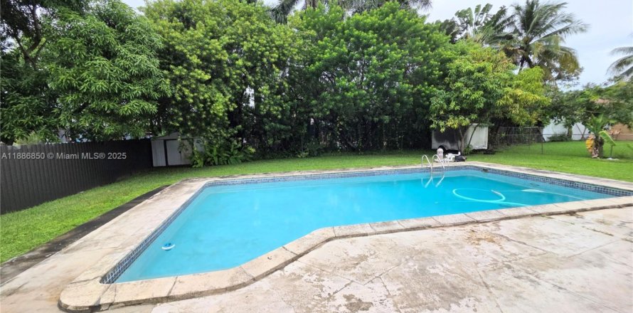 Villa ou maison à Miami, Floride 3 chambres, 127.93 m2 № 1950165
