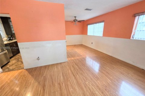 Villa ou maison à vendre à Miami, Floride: 3 chambres, 127.93 m2 № 1950165 - photo 20