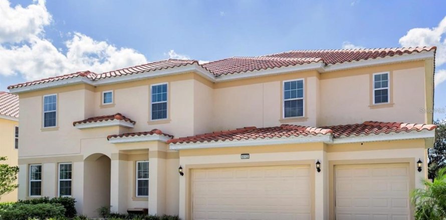 House in Davenport, Florida 14 bedrooms, 578.13 sq.m. № 1766183