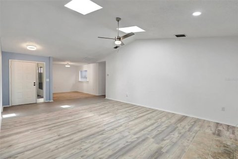 Купить виллу или дом в Тарпон-Спрингс, Флорида 3 комнаты, 139.35м2, № 1616183 - фото 8