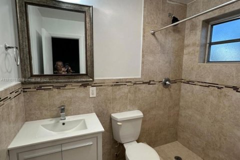 Condo in Hialeah, Florida, 1 bedroom  № 1978468 - photo 9