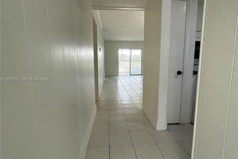 Condominio en alquiler en Miami, Florida, 2 dormitorios, 95.22 m2 № 2040251 - foto 8