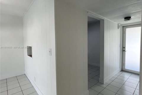 Condominio en alquiler en Miami, Florida, 2 dormitorios, 95.22 m2 № 2040251 - foto 10